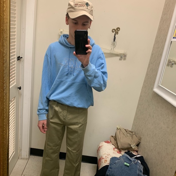 Meet your Posher, Aaron - Picture 3 of 4